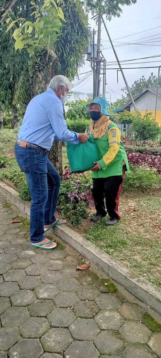 Community Support for Street Sweepers