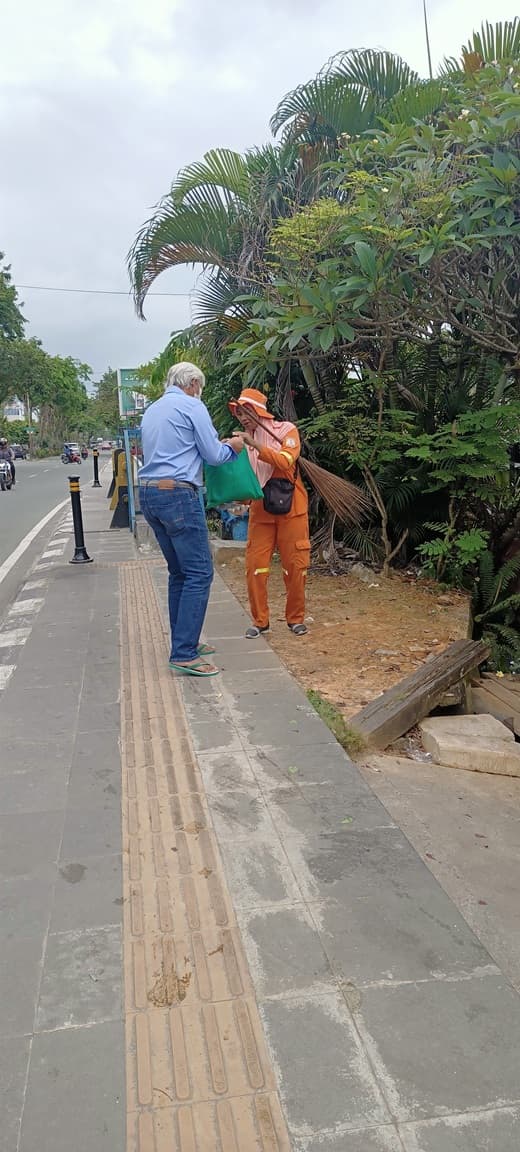 Community Support for Street Sweepers