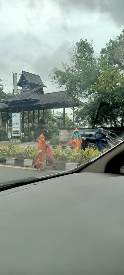 Community Support for Street Sweepers