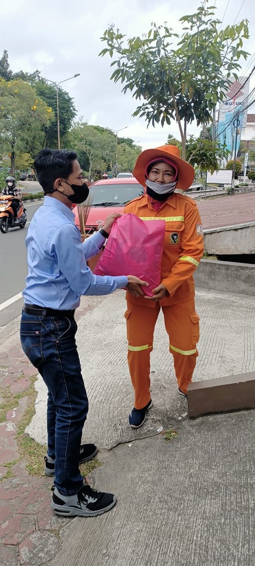 Community Support for Street Sweepers